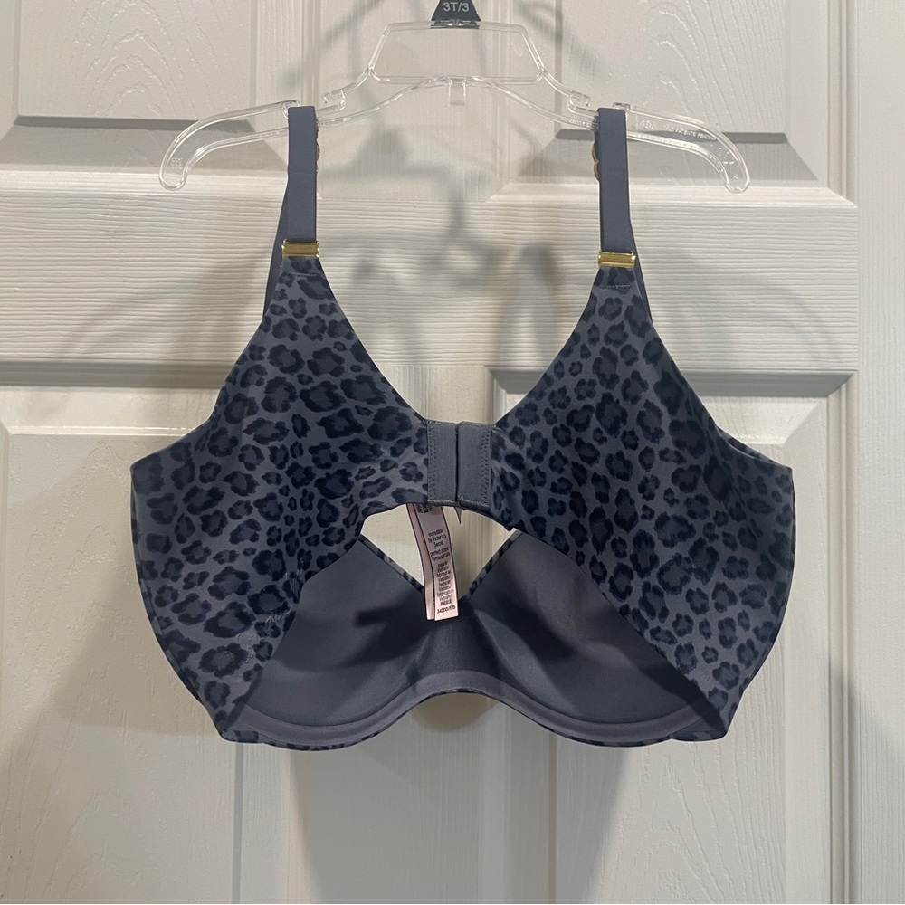 Victoria Secret Body by Victoria (34 DDD)
never worn